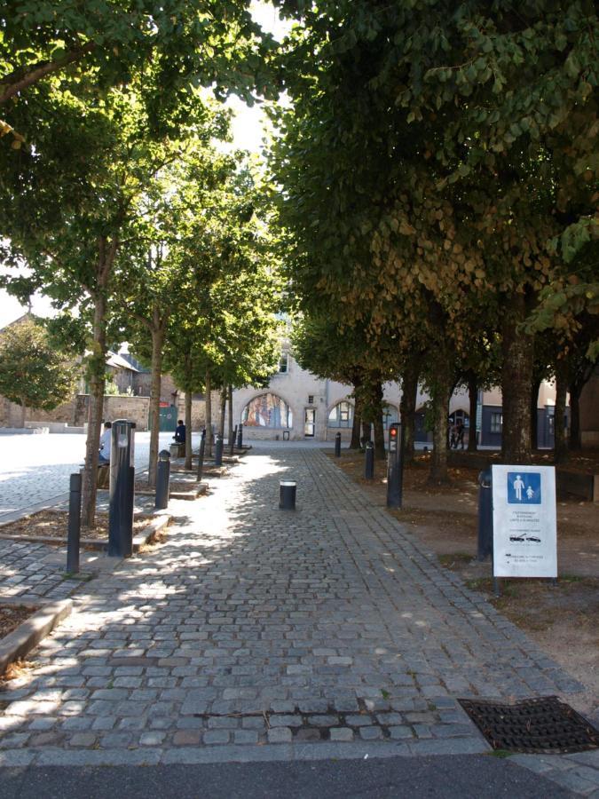 Appart Face Au Mail Limoges Buitenkant foto