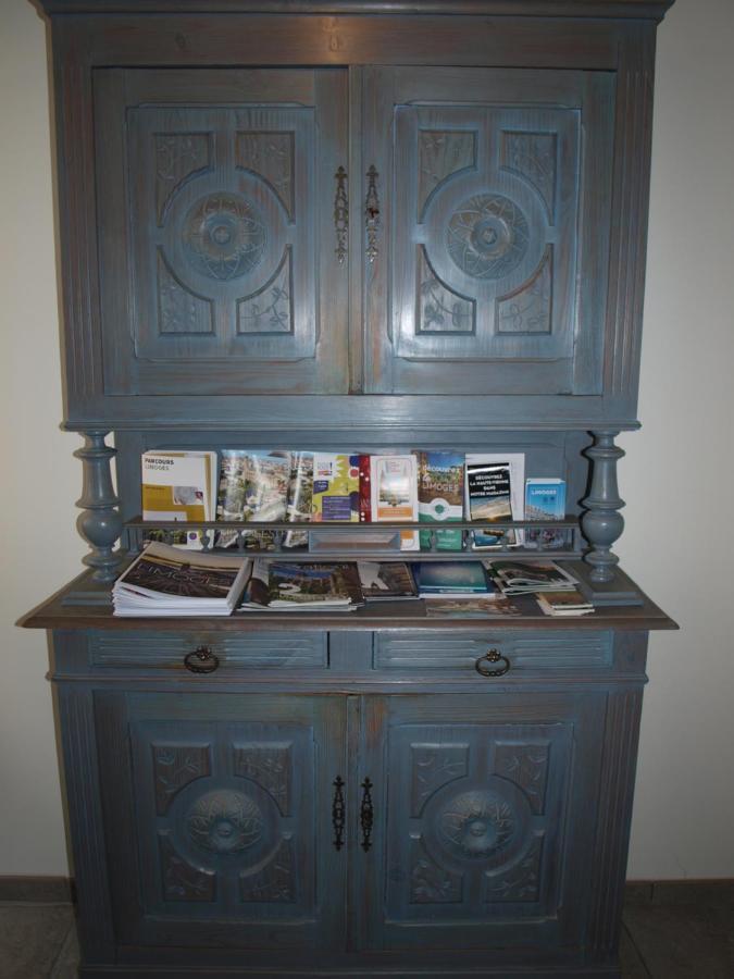 Appart Face Au Mail Limoges Buitenkant foto