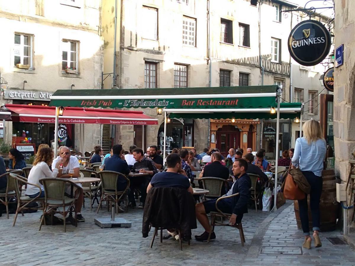 Appart Face Au Mail Limoges Buitenkant foto